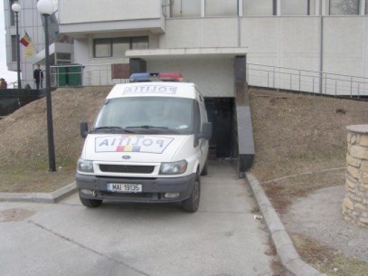  “Şefa” unei grupări infracţionale îşi caută apărător: se judecă apelul